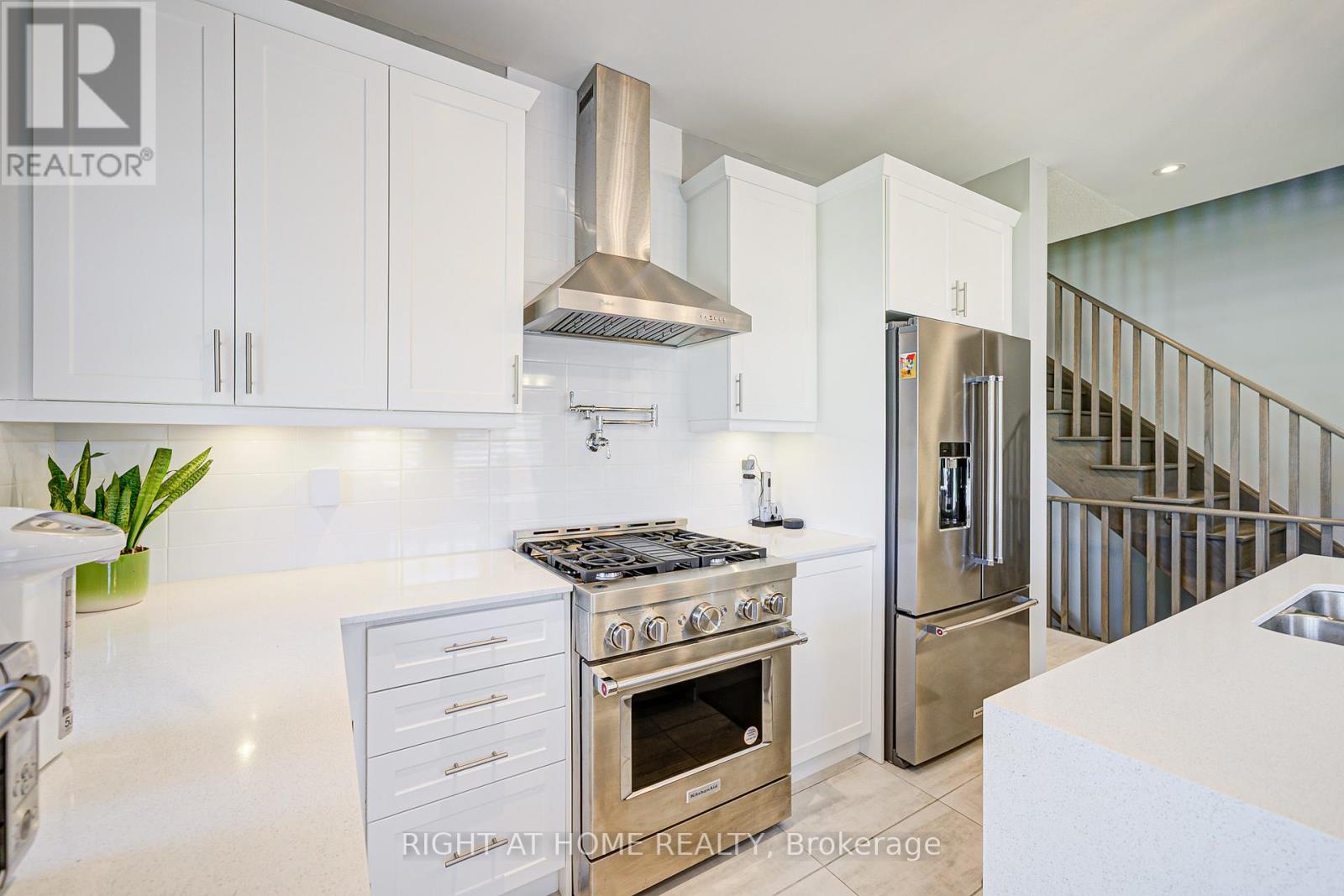 42 Waterbury Crescent, Scugog, Ontario  L9L 0B4 - Photo 9 - E12183109