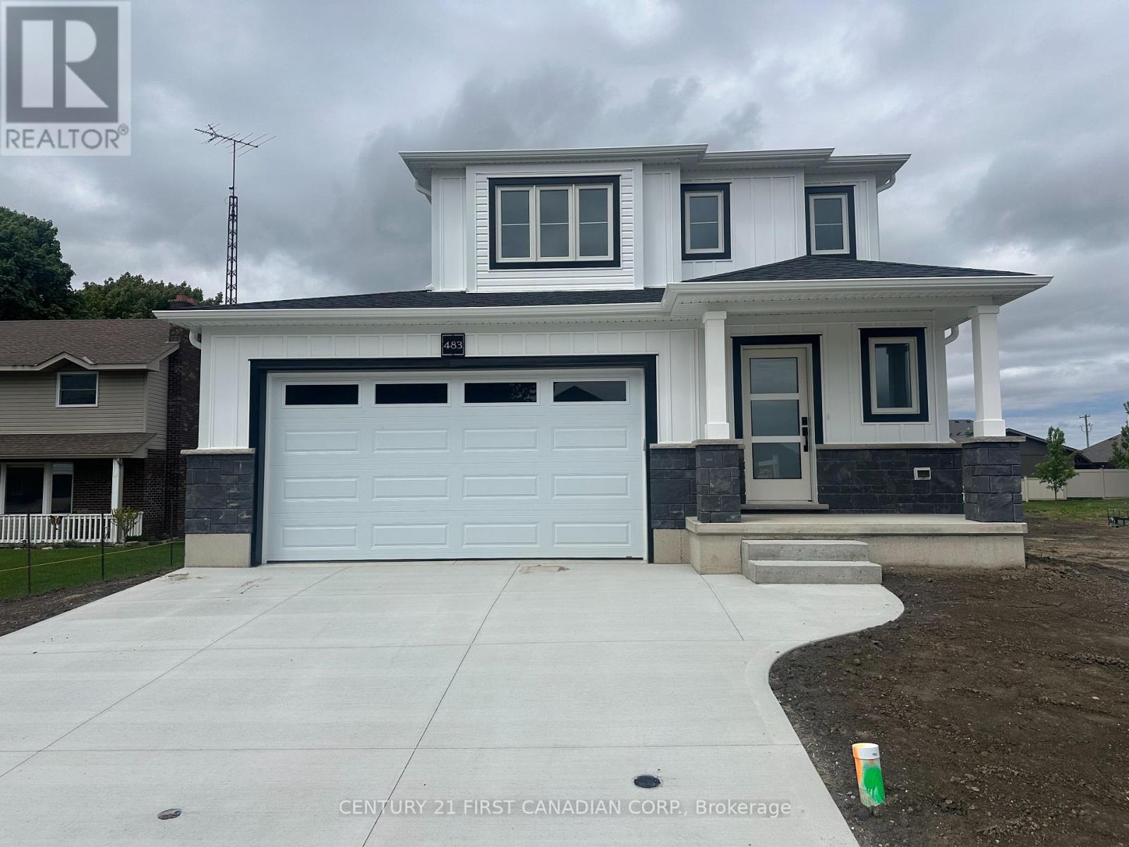 483 Huron Street, Plympton-Wyoming, Ontario  N0N 1T0 - Photo 1 - X11990032