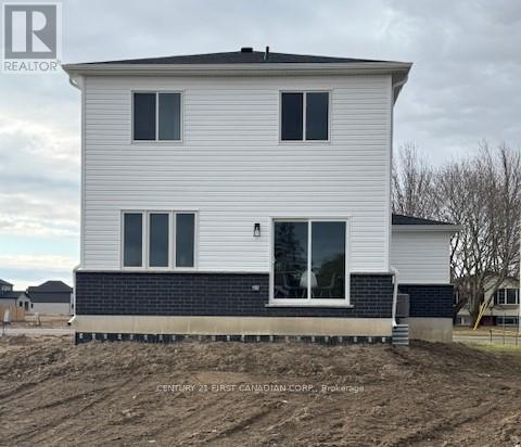 483 Huron Street, Plympton-Wyoming, Ontario  N0N 1T0 - Photo 33 - X11990032