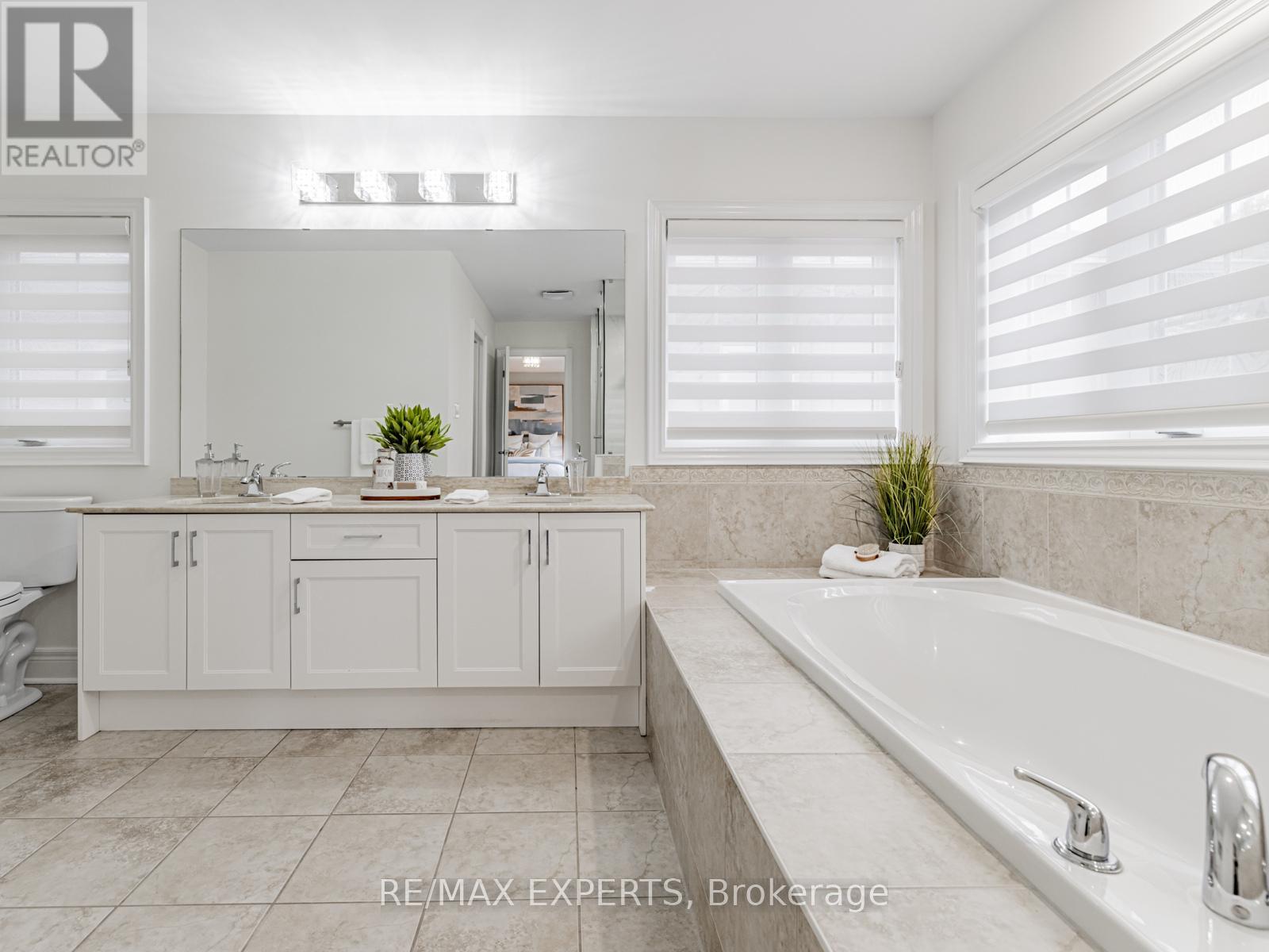 176 Sir Stevens Drive, Vaughan, Ontario  L6A 0G6 - Photo 21 - N12183121