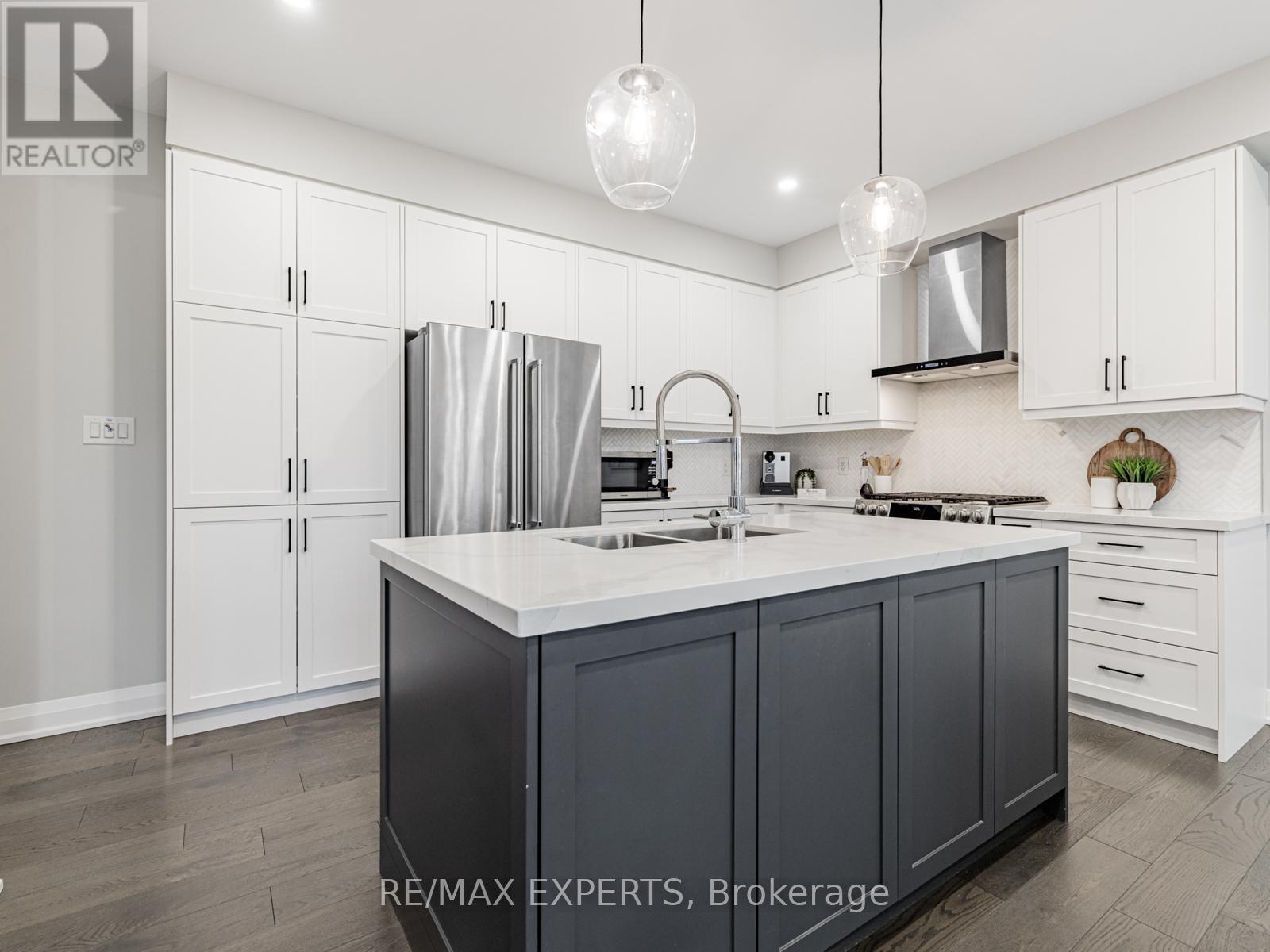 176 Sir Stevens Drive, Vaughan (Patterson), Ontario  L6A 0G6 - Photo 9 - N12183121