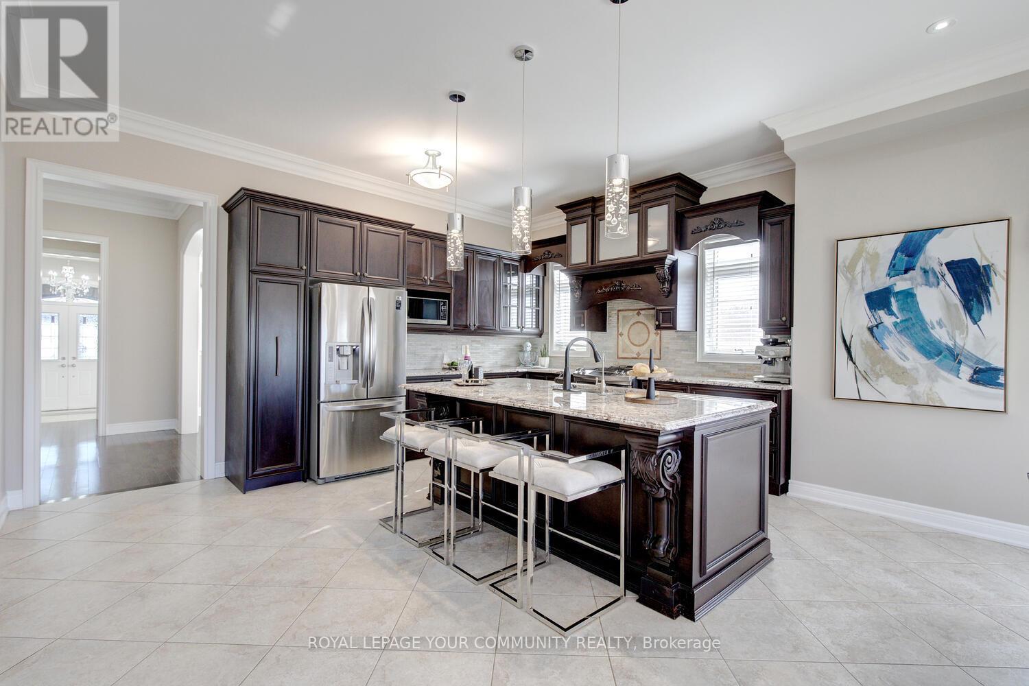 38 Alrob Court, Vaughan (Patterson), Ontario  L6A 2E6 - Photo 19 - N12183126