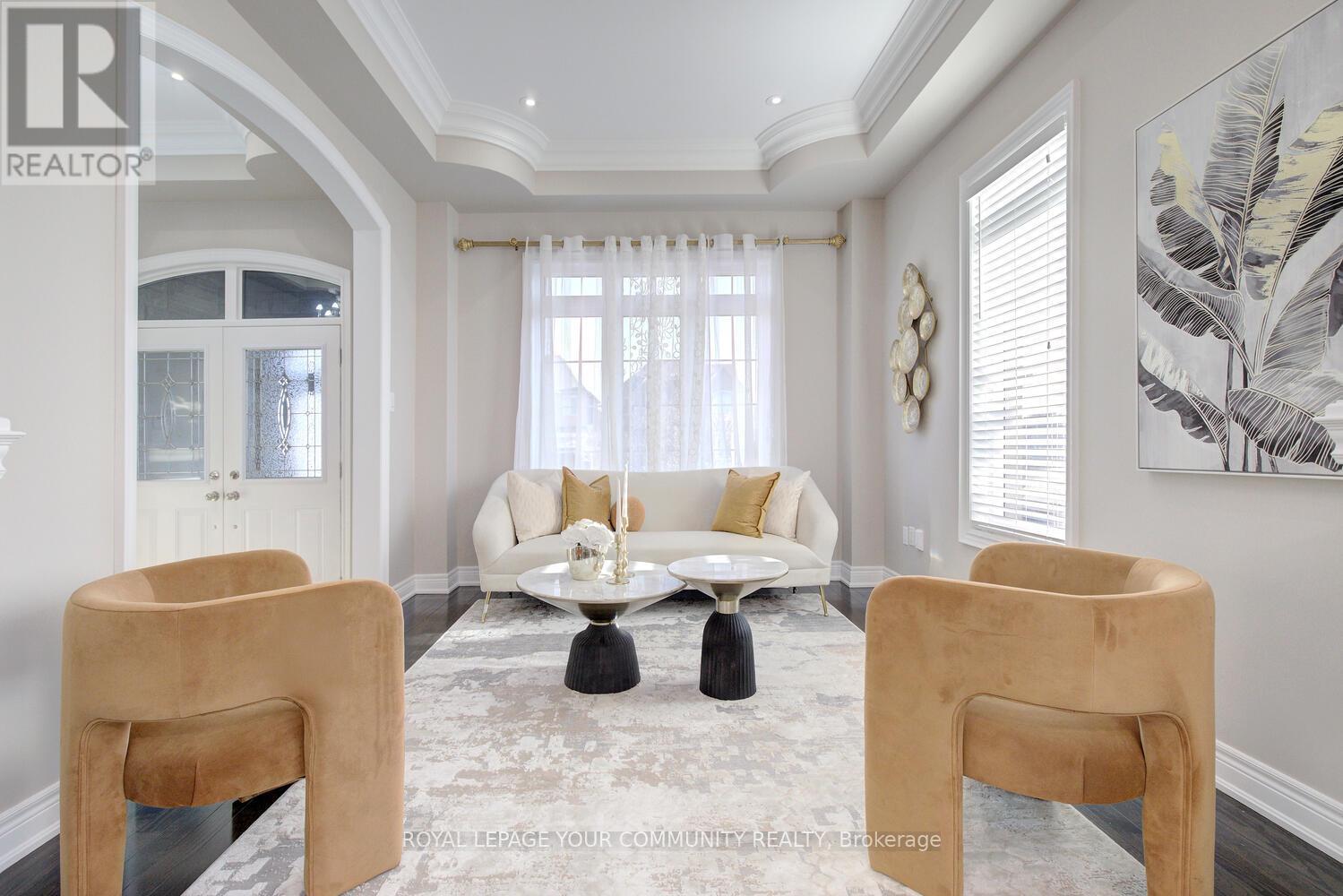 38 Alrob Court, Vaughan (Patterson), Ontario  L6A 2E6 - Photo 8 - N12183126