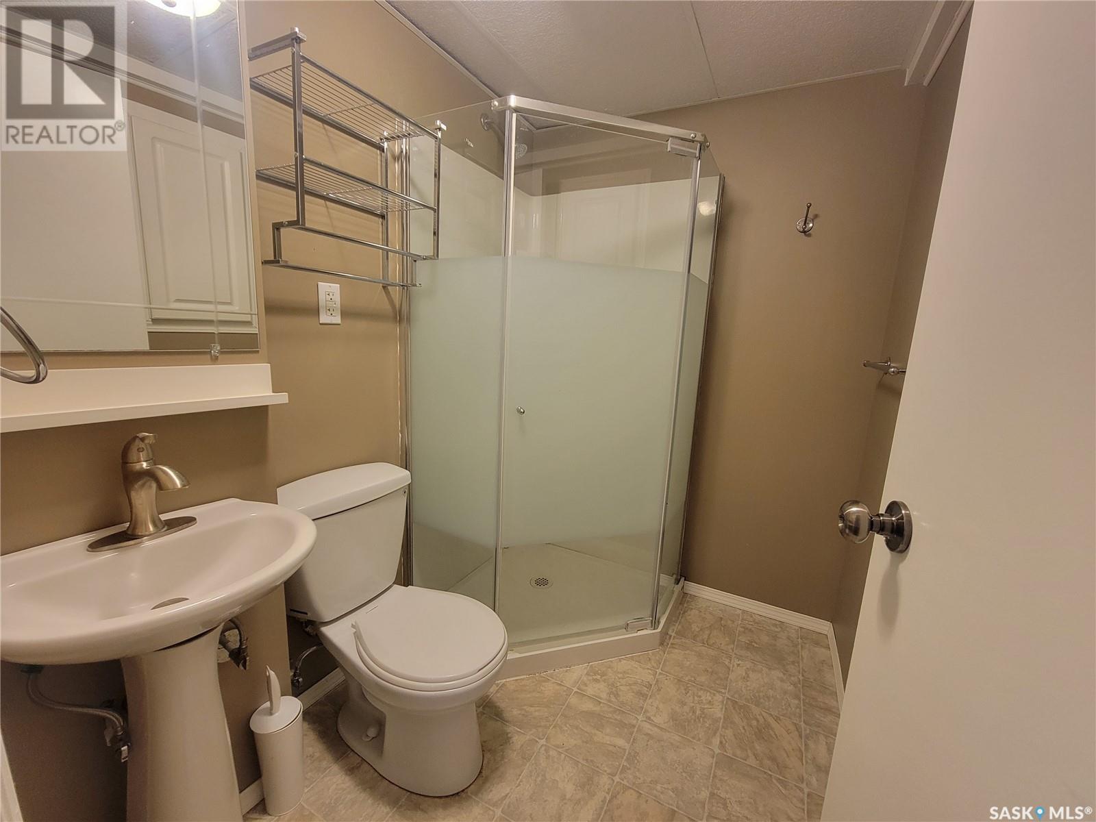 16 4th Avenue E, Neilburg, Saskatchewan  S0M 2C0 - Photo 15 - SK007629