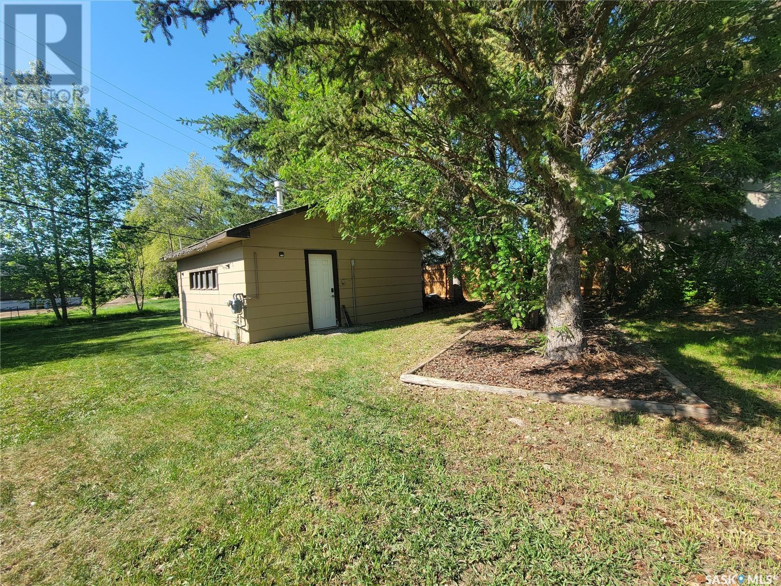 16 4th Avenue E, Neilburg, Saskatchewan  S0M 2C0 - Photo 20 - SK007629
