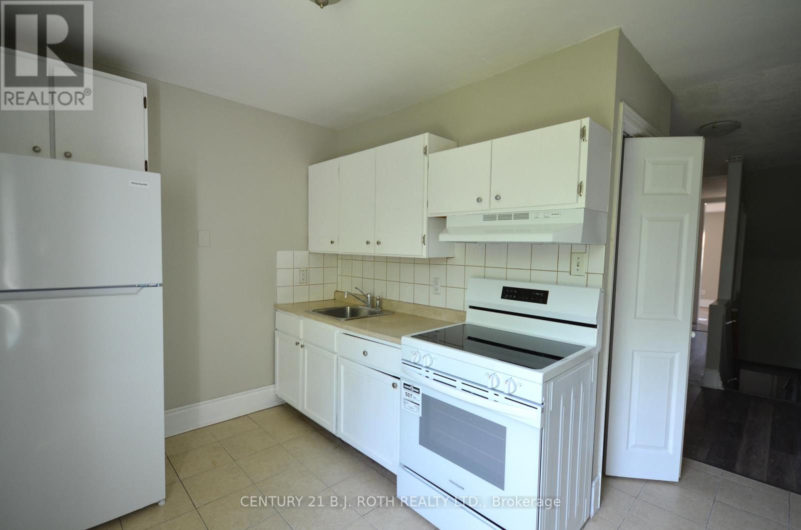 73 High Street, Barrie, Ontario  L4N 1W5 - Photo 14 - S12183098