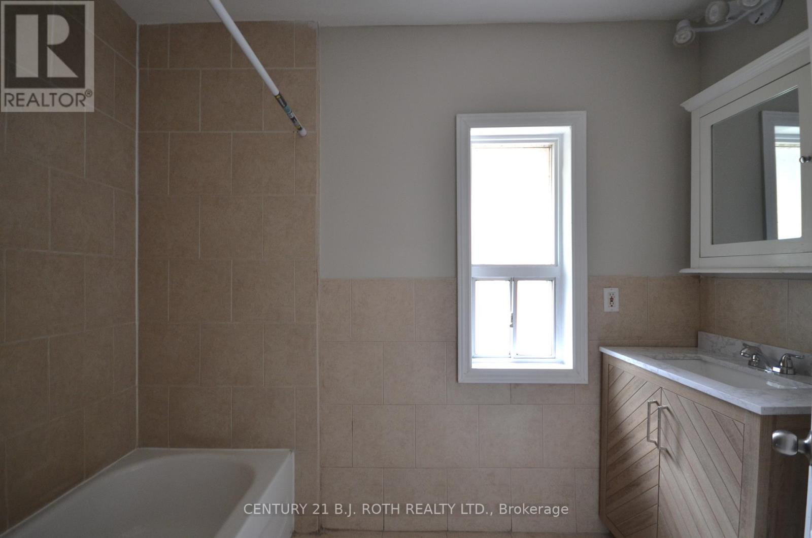 73 High Street, Barrie, Ontario  L4N 1W5 - Photo 17 - S12183098