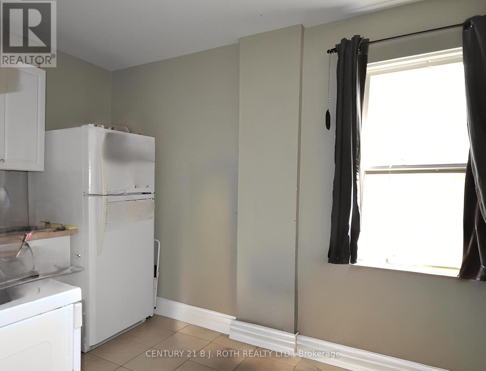 75 High Street, Barrie, Ontario  L4N 1W5 - Photo 10 - S12183138