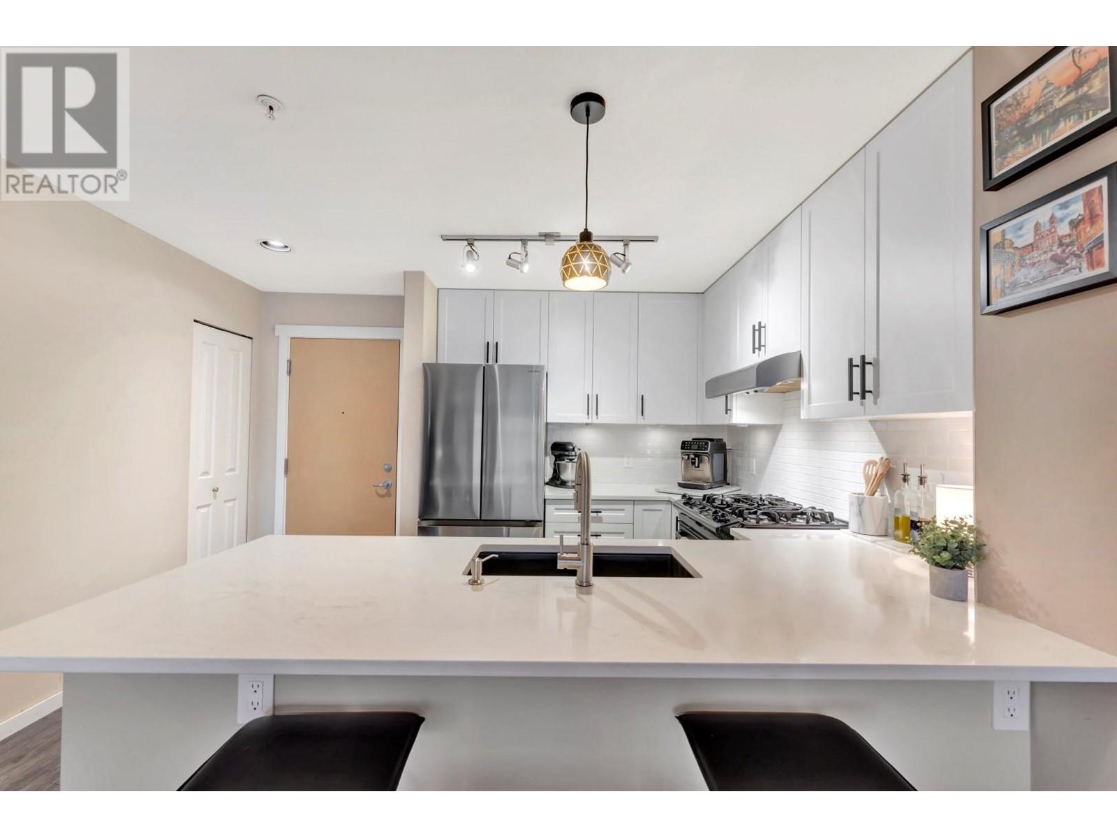 302 300 Klahanie Drive, Port Moody, British Columbia  V3H 5K8 - Photo 21 - R2985457