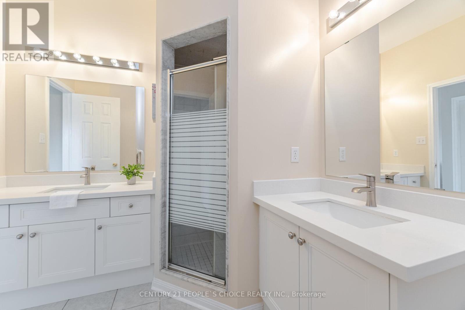 5951 Stonebriar Crescent, Mississauga, Ontario  L5V 2T8 - Photo 26 - W12183093