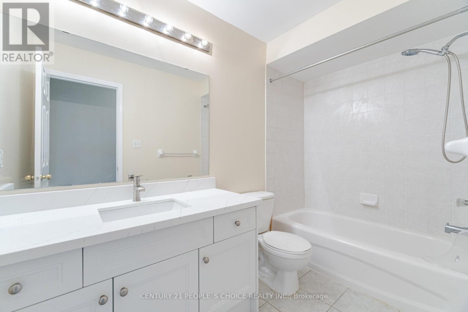 5951 Stonebriar Crescent, Mississauga, Ontario  L5V 2T8 - Photo 34 - W12183093