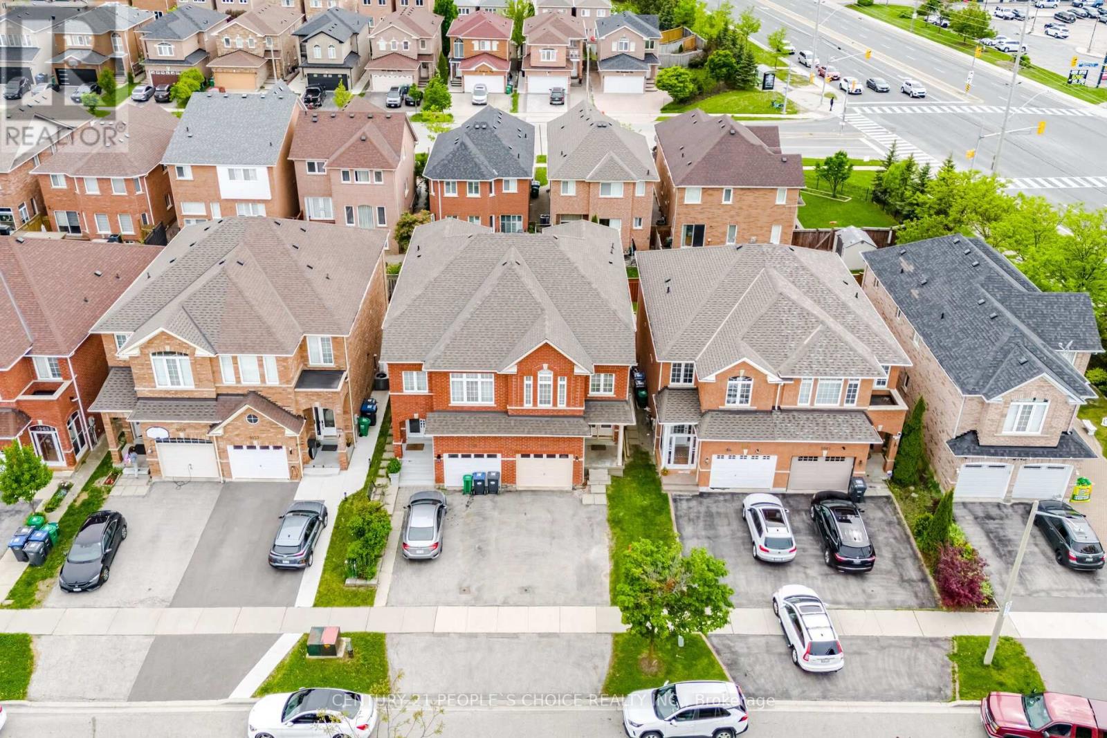 5951 Stonebriar Crescent, Mississauga, Ontario  L5V 2T8 - Photo 6 - W12183093