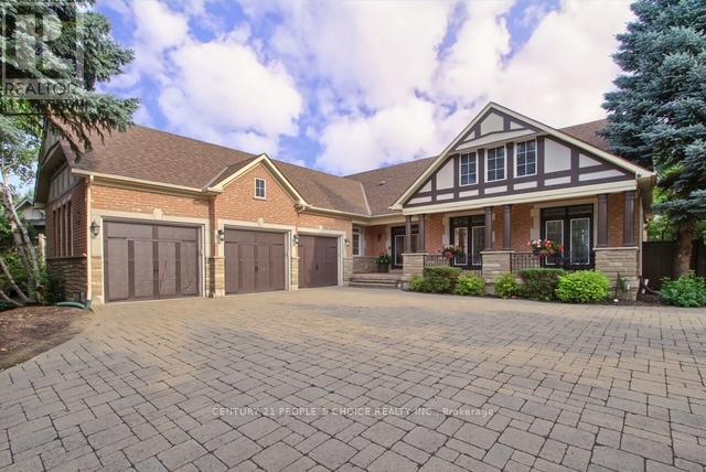 12 Champion Court, Brampton, Ontario  L6Y 5G9 - Photo 1 - W12183140