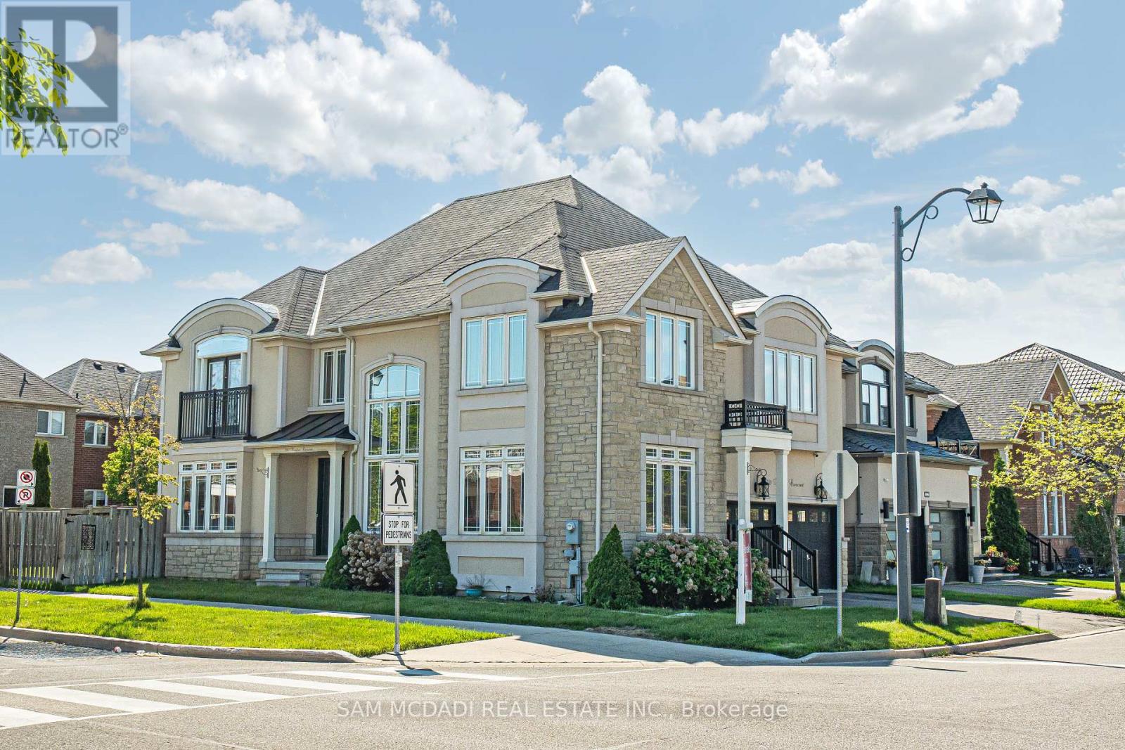 700 Serafini Crescent, Milton, Ontario  L9T 7P4 - Photo 2 - W12072202