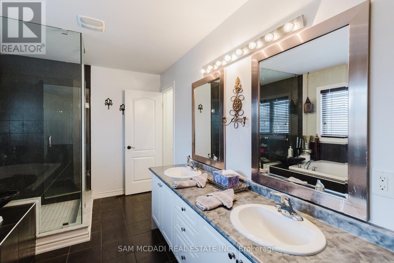 700 Serafini Crescent, Milton (Wi Willmott), Ontario  L9T 7P4 - Photo 25 - W12072202