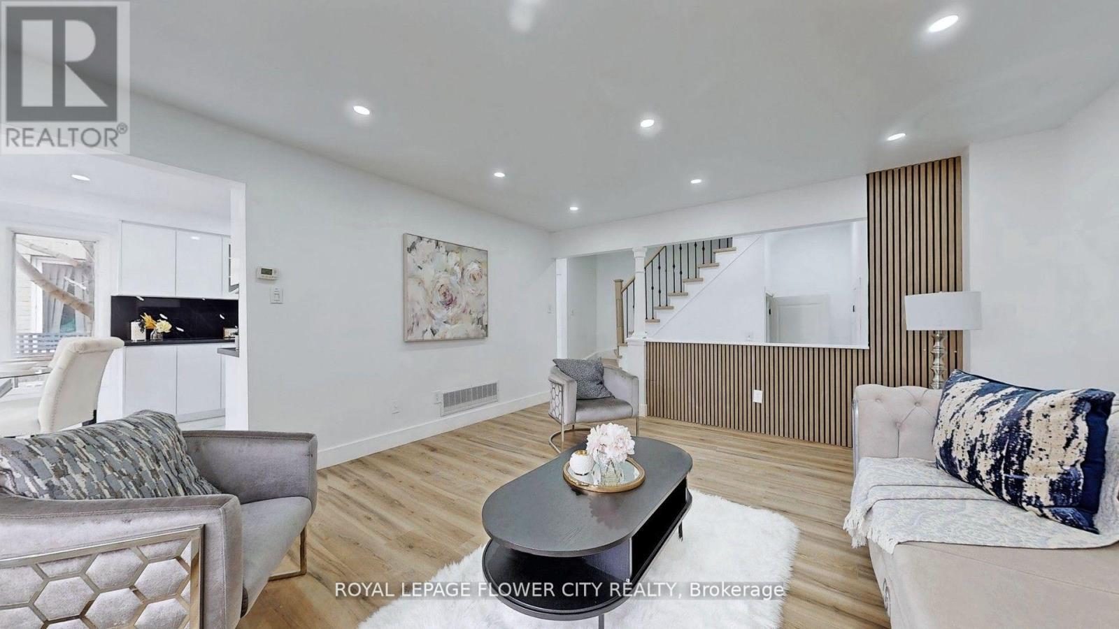 101 Chipmunk Crescent, Brampton, Ontario  L6R 1B4 - Photo 5 - W12145171