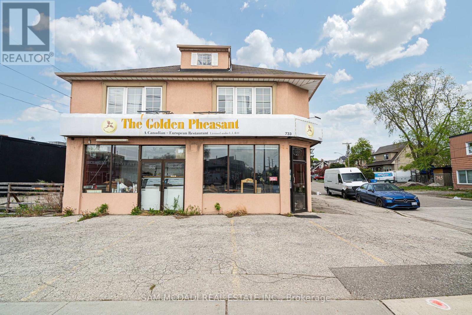 733-735 Lakeshore Road E, Mississauga, Ontario  L5G 1J7 - Photo 2 - W12179672