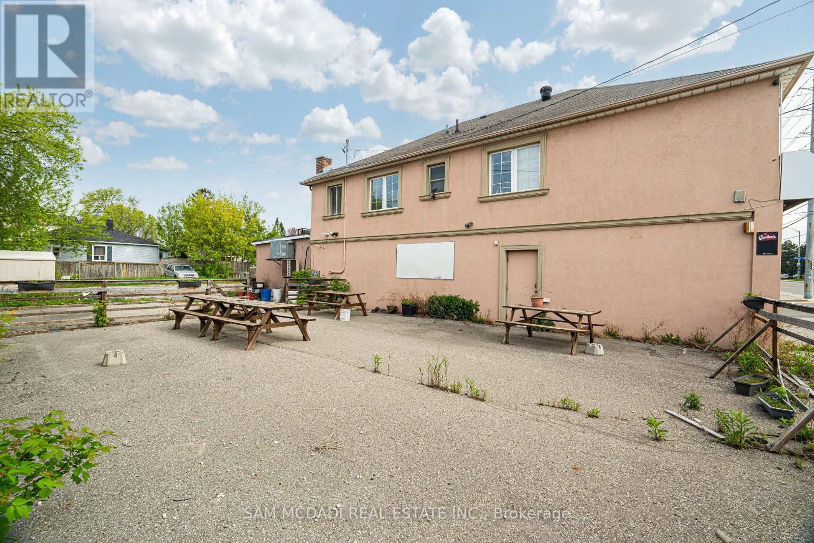 733-735 Lakeshore Road E, Mississauga, Ontario  L5G 1J7 - Photo 10 - W12179672