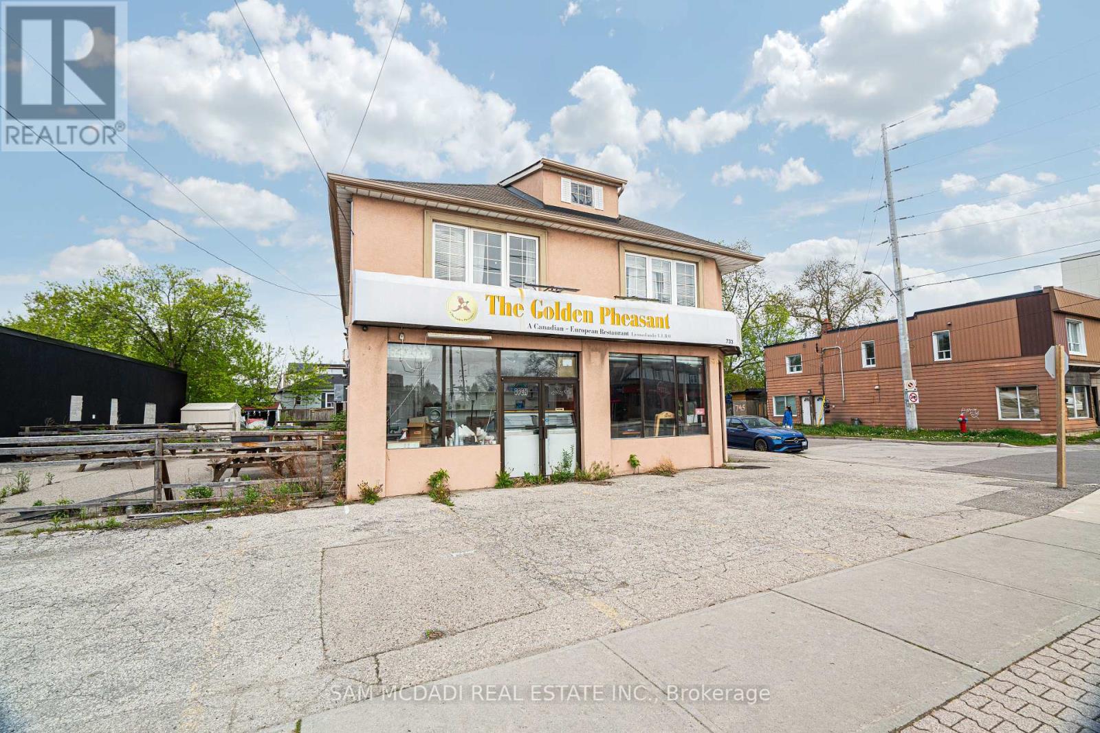 733-735 Lakeshore Road E, Mississauga, Ontario  L5G 1J7 - Photo 4 - W12179672