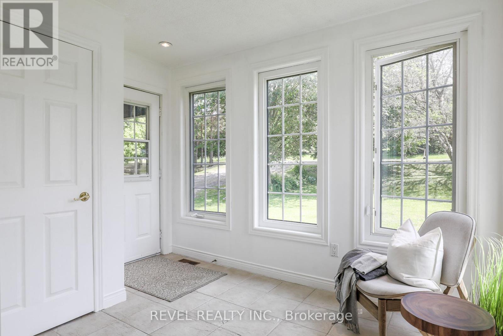 27 Island View Road, Kawartha Lakes, Ontario  K0M 2C0 - Photo 4 - X12145113
