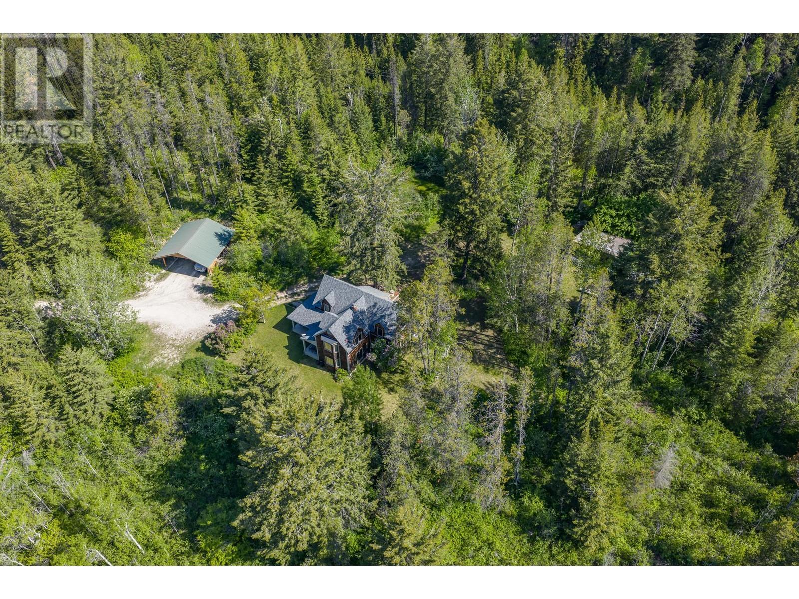 1615 Campbell Road, Golden, BC V0A1H7
