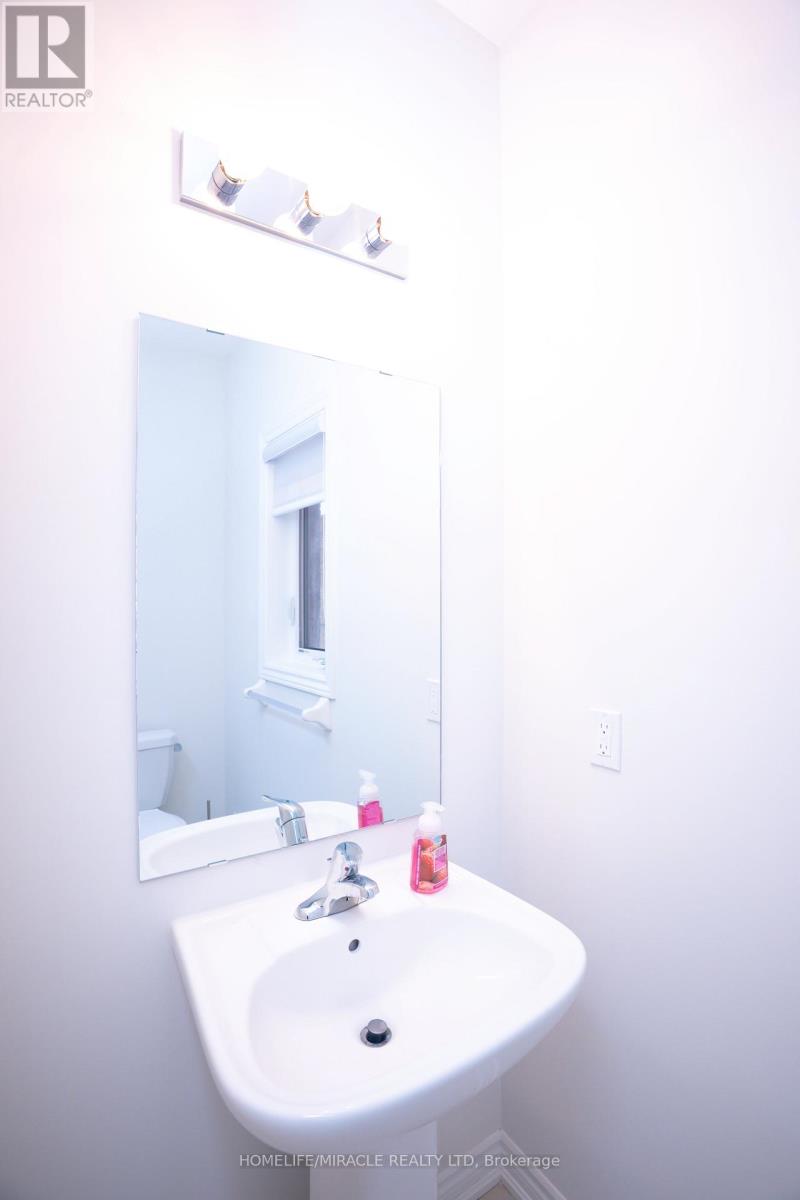 31 Huntsworth Avenue, Thorold (Thorold Downtown), Ontario  L2V 0N3 - Photo 29 - X12183088