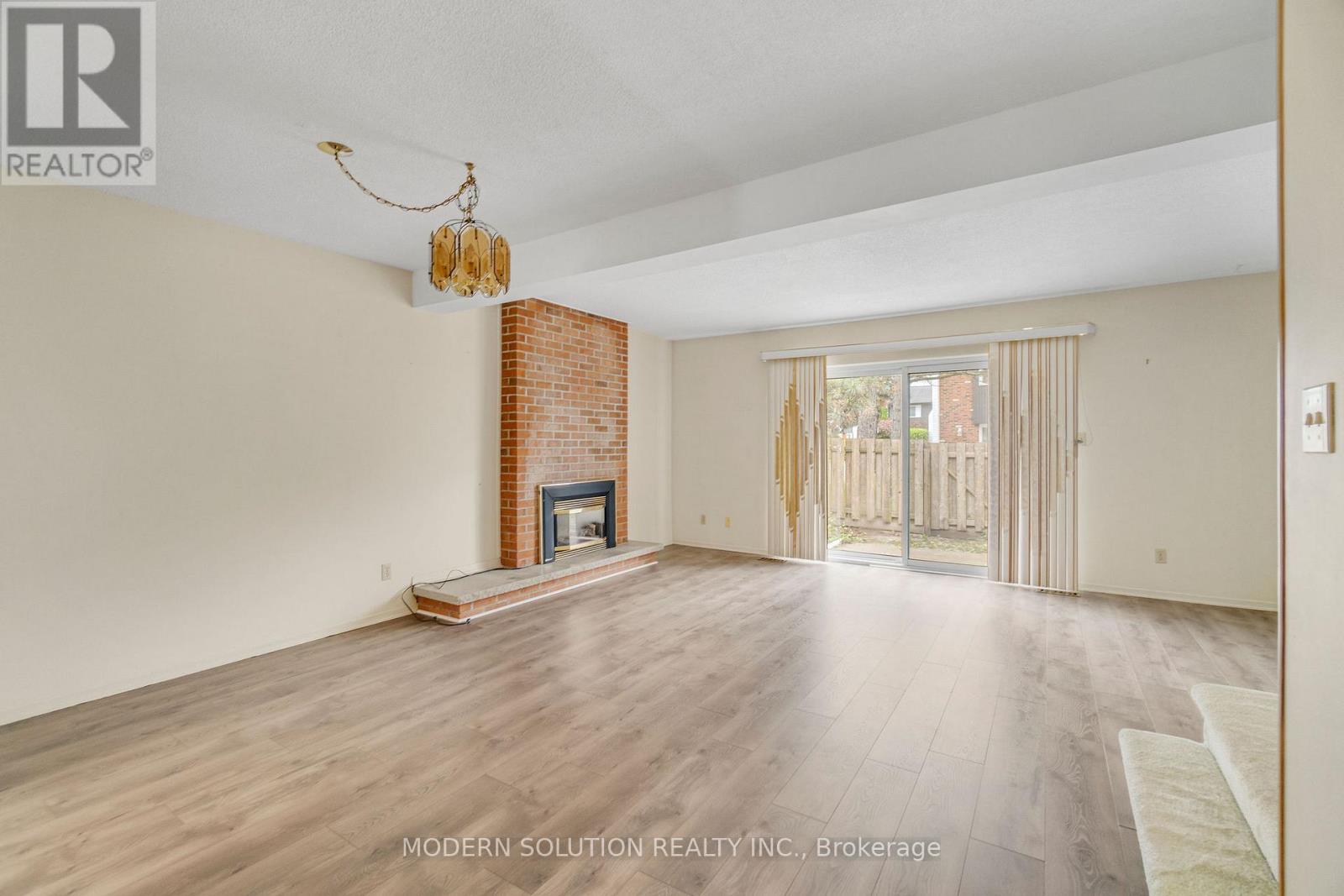107 - 77 Linwell Road, St. Catharines (Lakeport), Ontario  L2N 6R1 - Photo 5 - X12183114