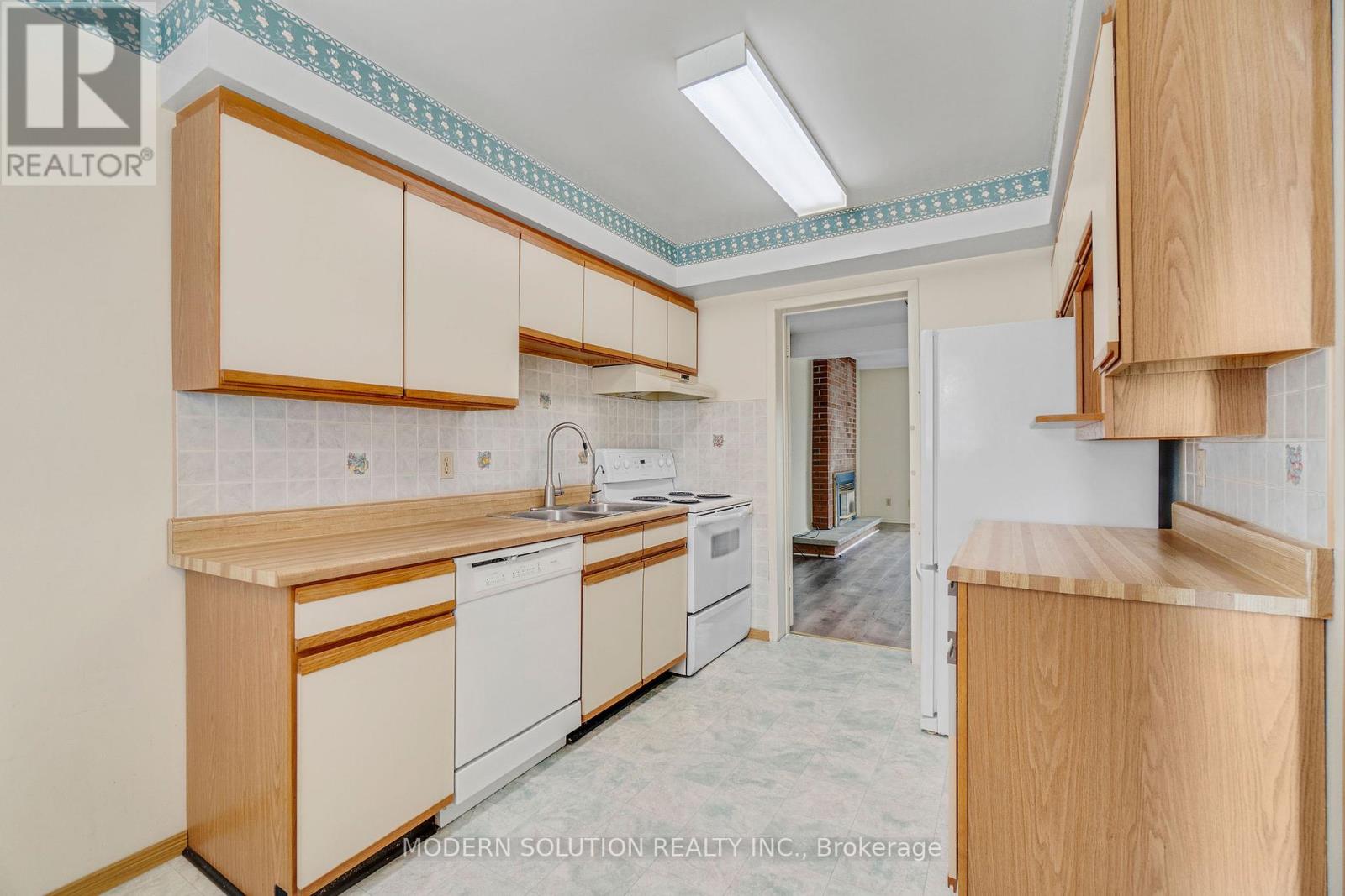 107 - 77 Linwell Road, St. Catharines (Lakeport), Ontario  L2N 6R1 - Photo 8 - X12183114