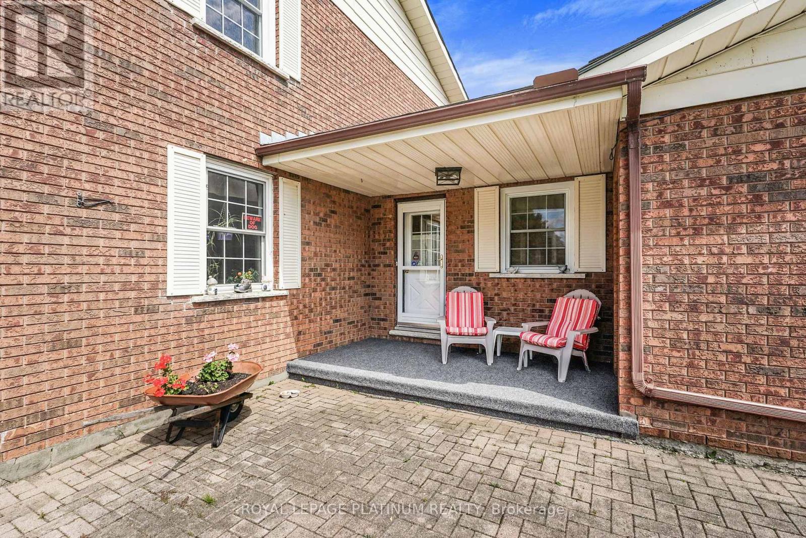 155 Clyde Street, Wellington North, Ontario  N0G 2L3 - Photo 5 - X12183119