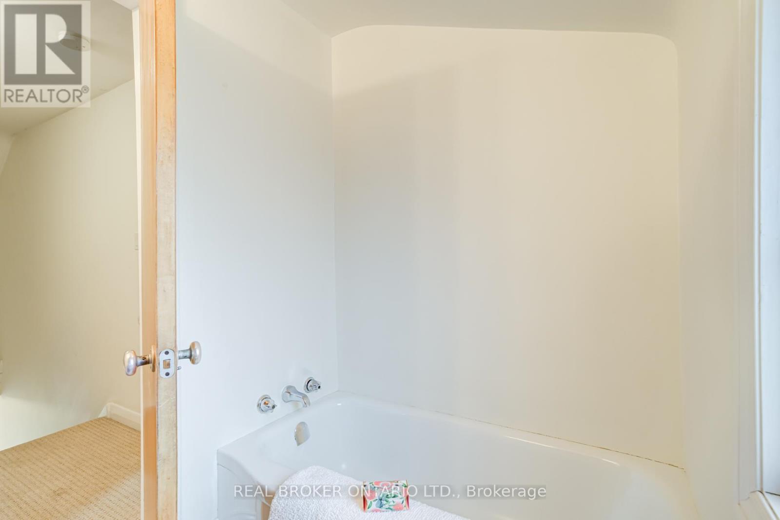 21 Gailmont Drive, Hamilton, Ontario  L8K 4B2 - Photo 24 - X12183132