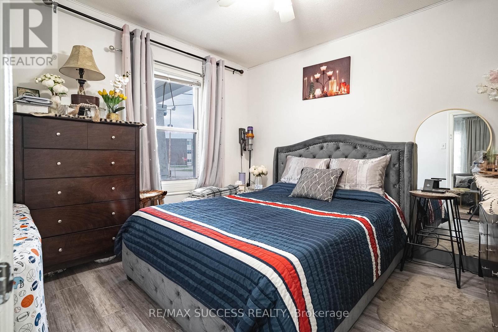 78 Currie Street, St. Catharines, Ontario  L2M 5N1 - Photo 7 - X12183137