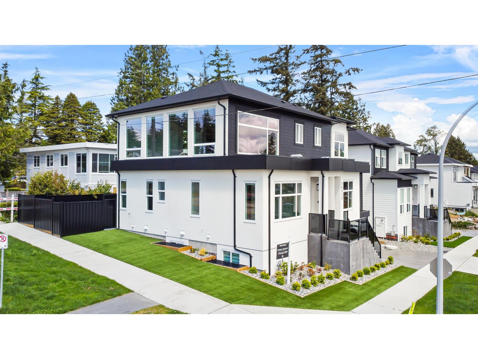 Property at 16019 9A AVENUE image 2