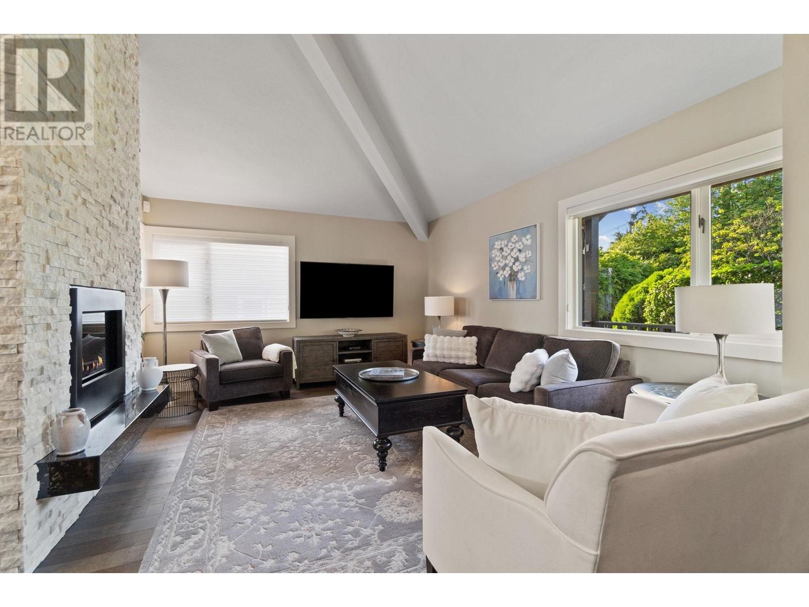 4208 Southwood Street, Burnaby, British Columbia  V5J 2E9 - Photo 4 - R3007357