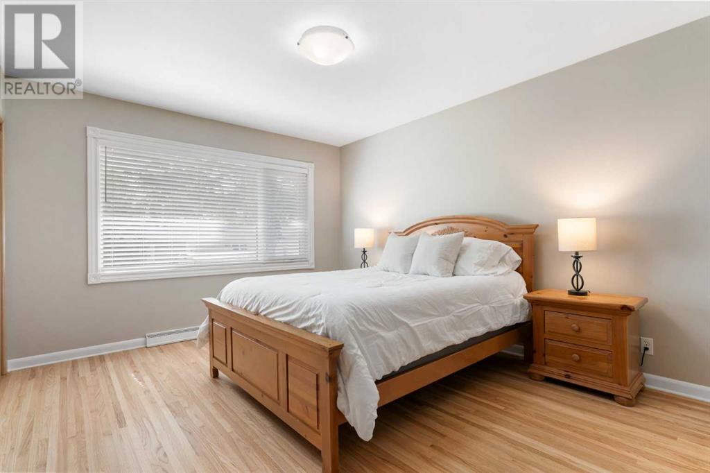 2227 Halifax Crescent Nw, Calgary, Alberta  T2M 4E1 - Photo 17 - A2222409