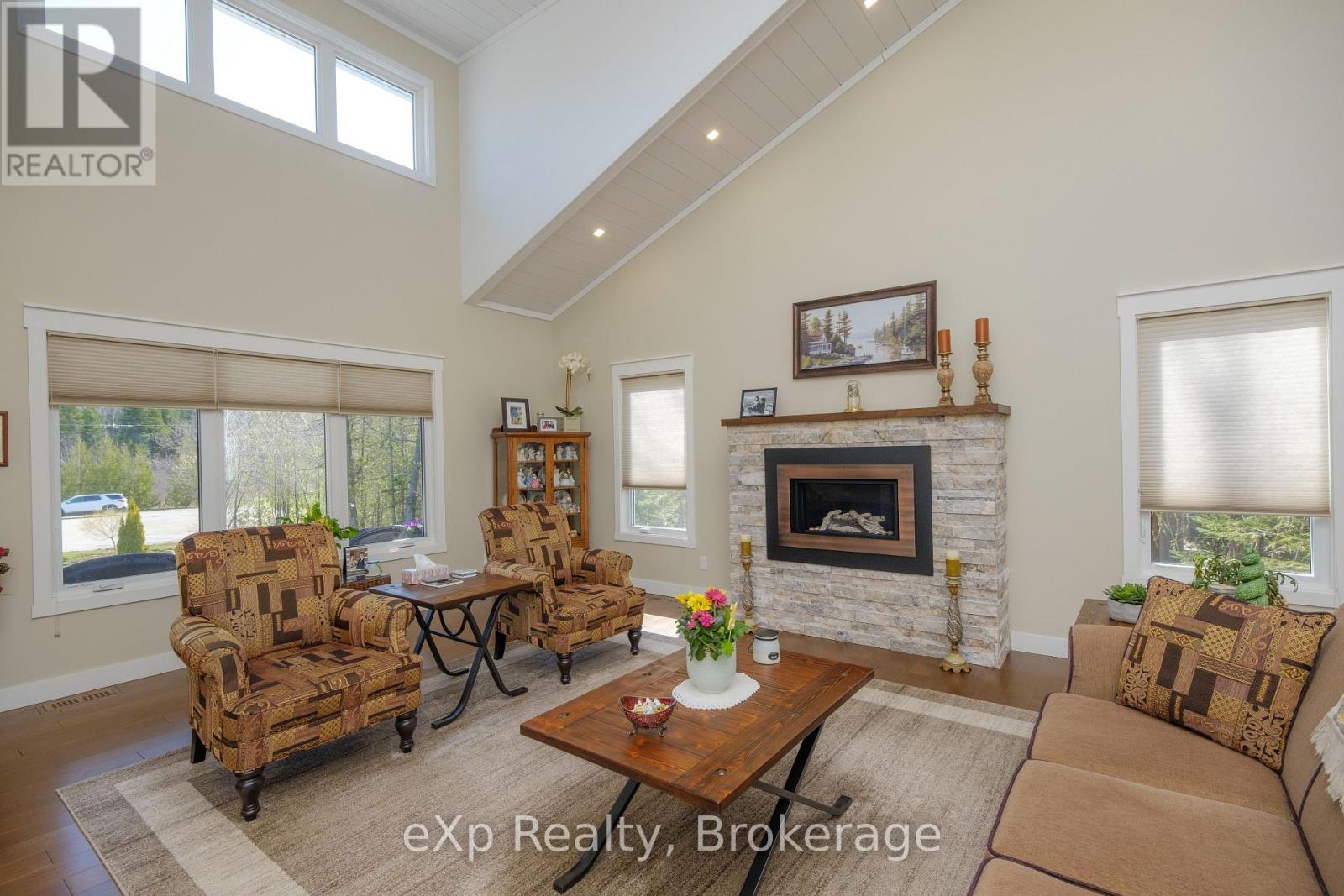94 Birch Street, South Bruce Peninsula, Ontario  N0H 2G0 - Photo 7 - X12110263