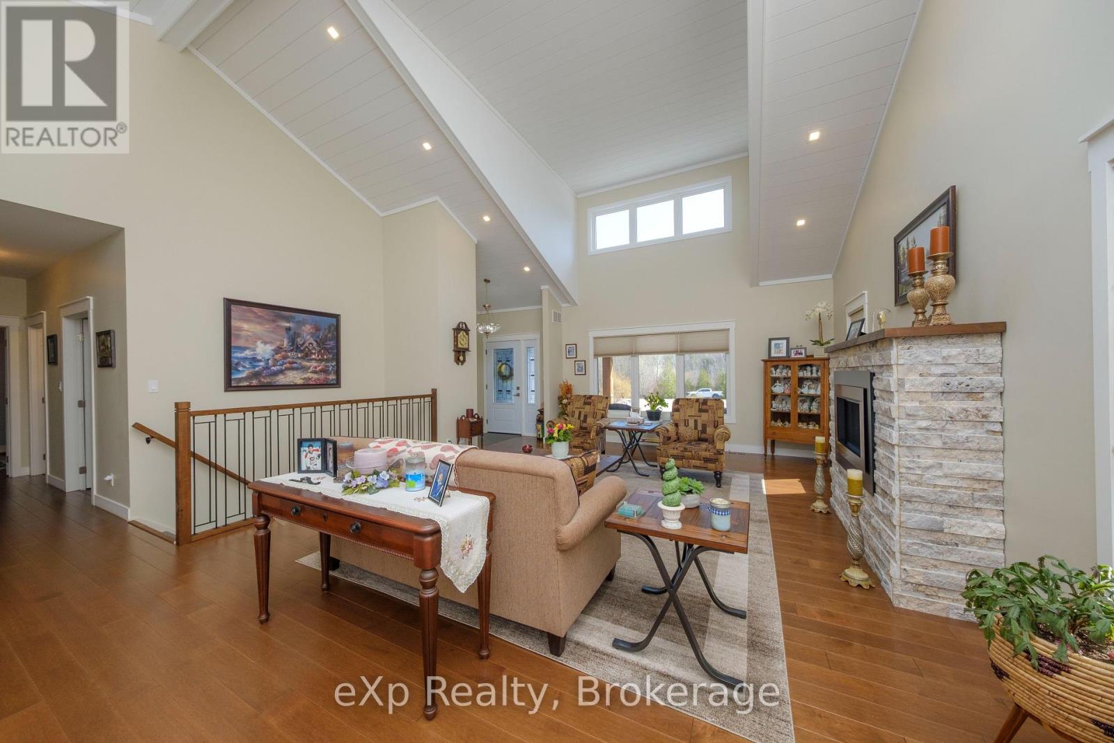 94 Birch Street, South Bruce Peninsula, Ontario  N0H 2G0 - Photo 8 - X12110263
