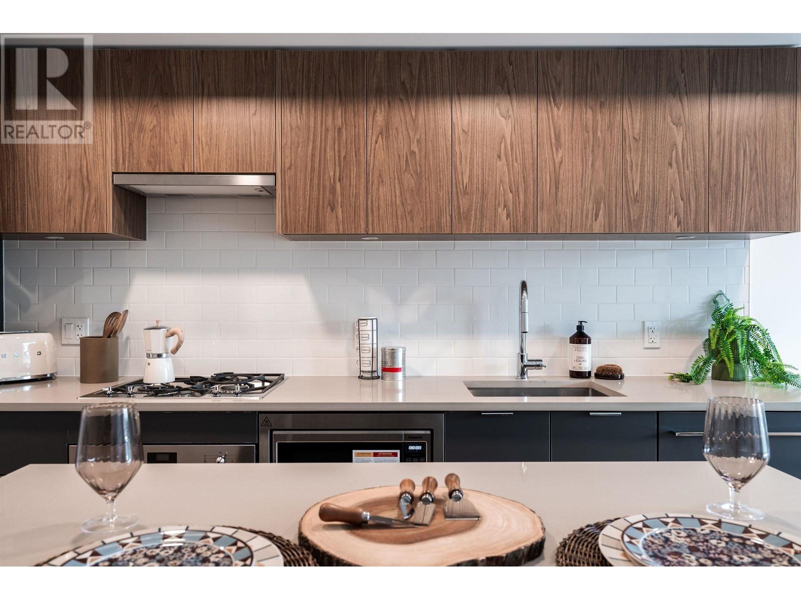 102 2419 Grant Street, Vancouver, British Columbia  V0V 0V0 - Photo 10 - R3009064