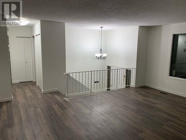 Property at 103 Oxford Road W image 3