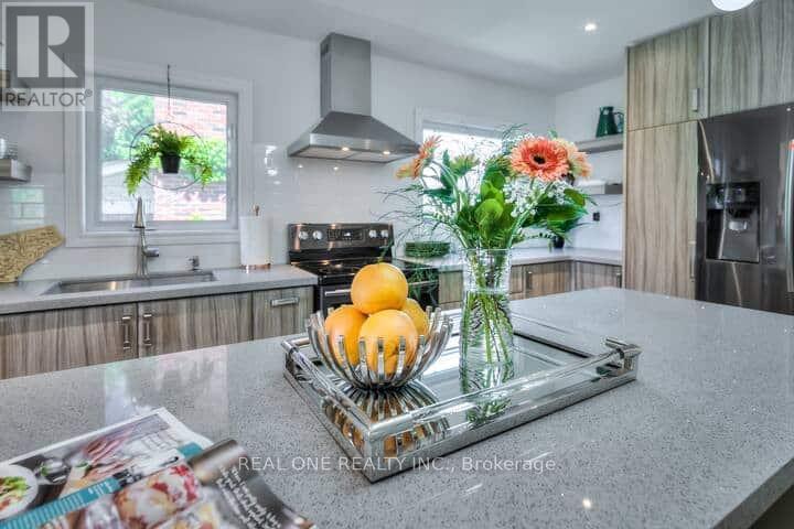 25 Tumbleweed Road, Toronto (Don Valley Village), Ontario  M2J 2N2 - Photo 11 - C12183151