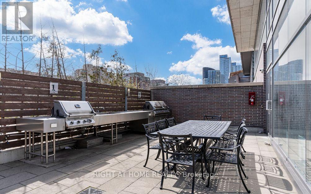 607 - 11 Brunel Court, Toronto, Ontario  M5V 3Y3 - Photo 13 - C12183155