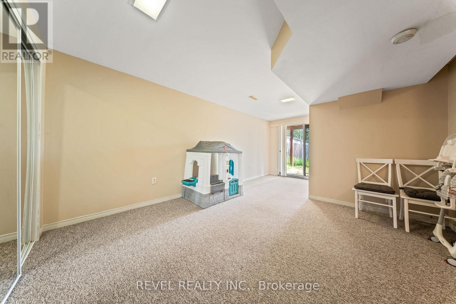 29 Fernbank Place, Whitby, Ontario  L1R 1S9 - Photo 26 - E12180644