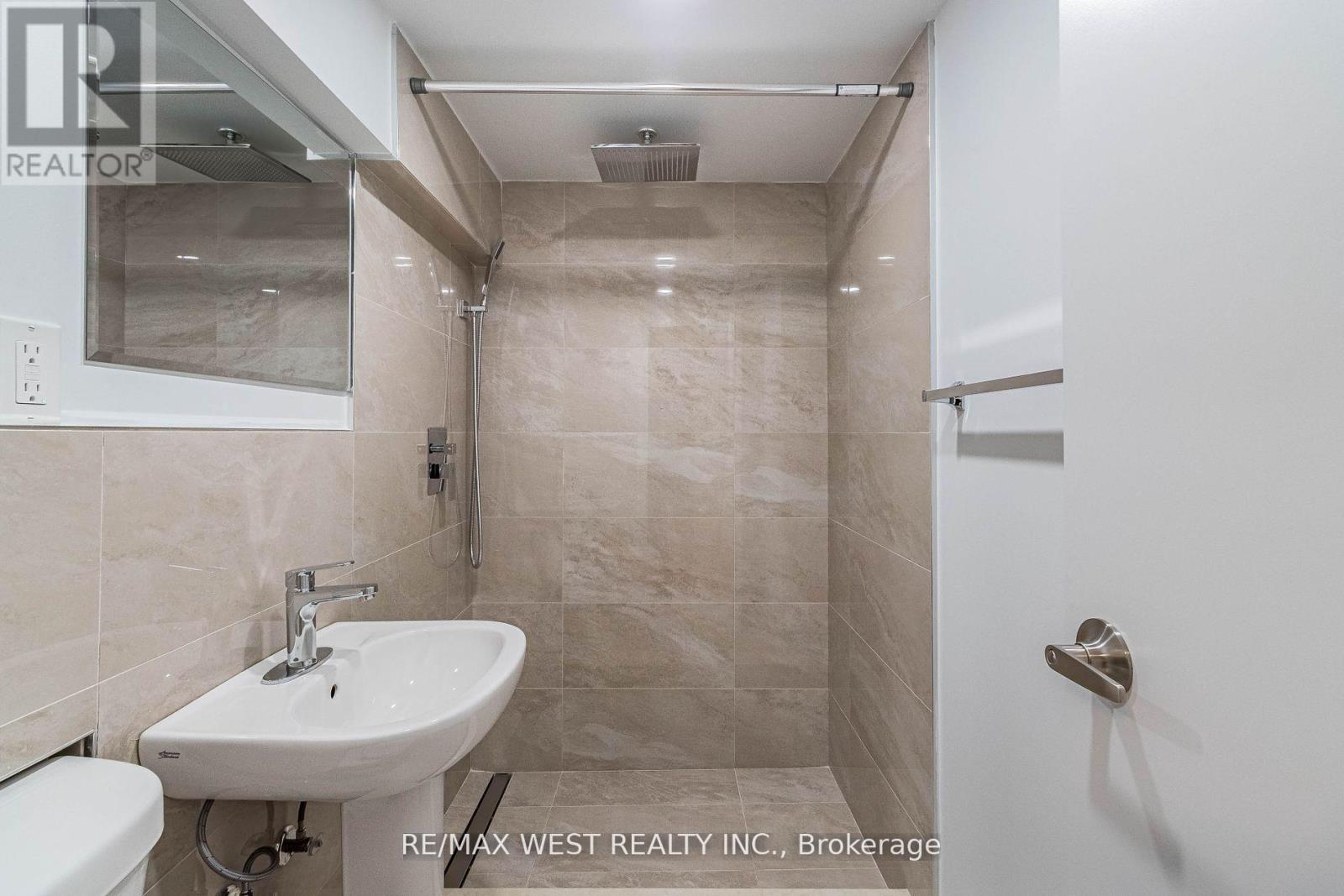 7 Highland Hill, Toronto, Ontario  M9A 2P7 - Photo 24 - W12183154