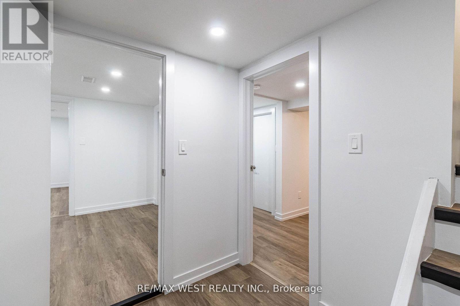 7 Highland Hill, Toronto, Ontario  M9A 2P7 - Photo 4 - W12183154