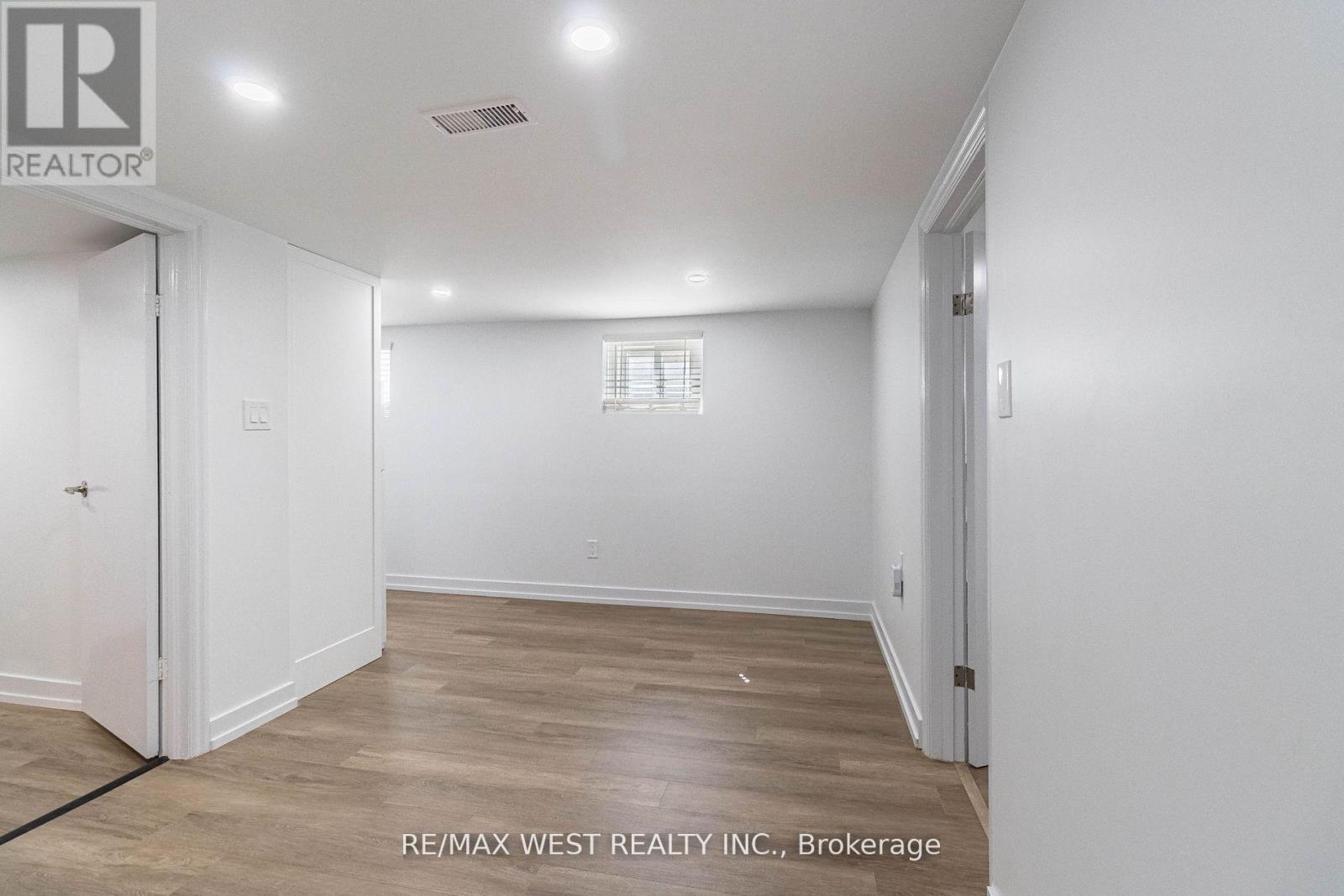7 Highland Hill, Toronto, Ontario  M9A 2P7 - Photo 6 - W12183154