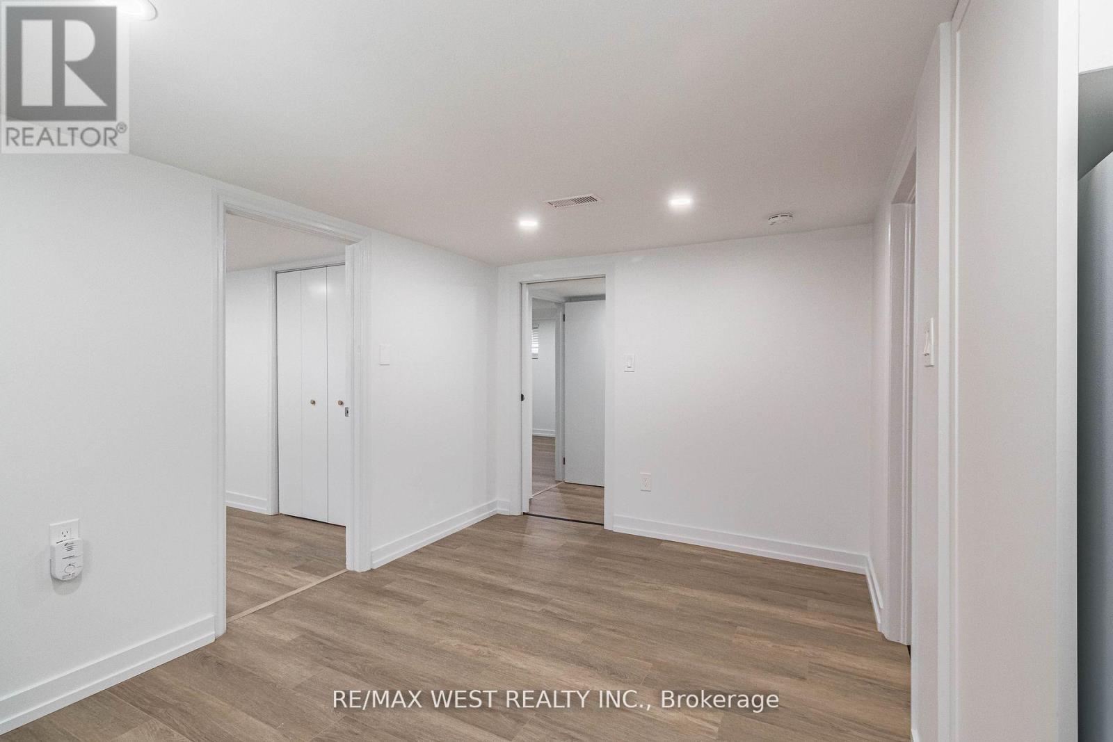 7 Highland Hill, Toronto, Ontario  M9A 2P7 - Photo 8 - W12183154