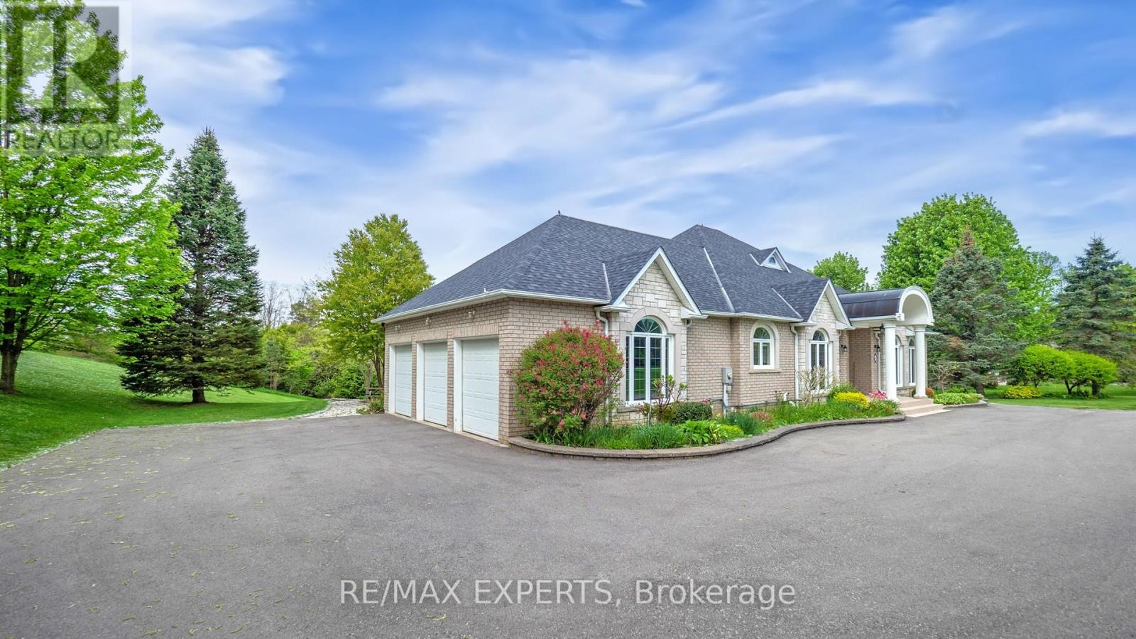 6 Overlook Ridge, Caledon, Ontario  L7E 0C1 - Photo 3 - W12183159