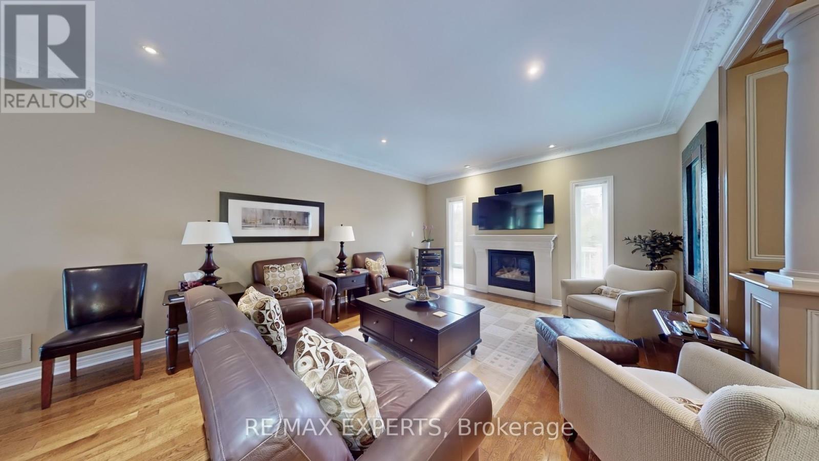 6 Overlook Ridge, Caledon, Ontario  L7E 0C1 - Photo 4 - W12183159