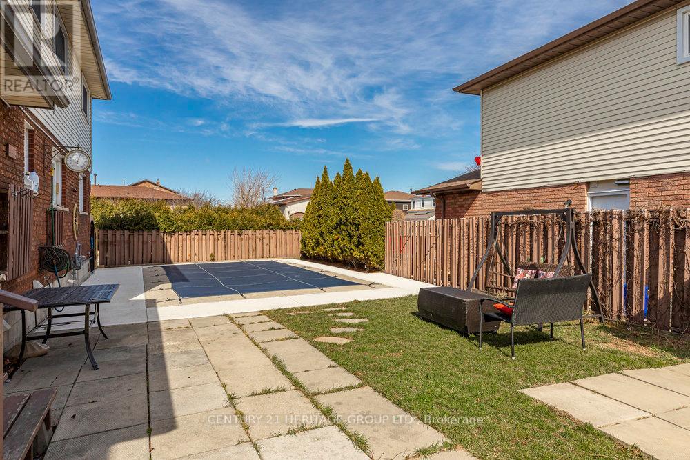 66 Seaton Place Drive, Hamilton (Stoney Creek), Ontario  L8E 4B1 - Photo 47 - X12183156