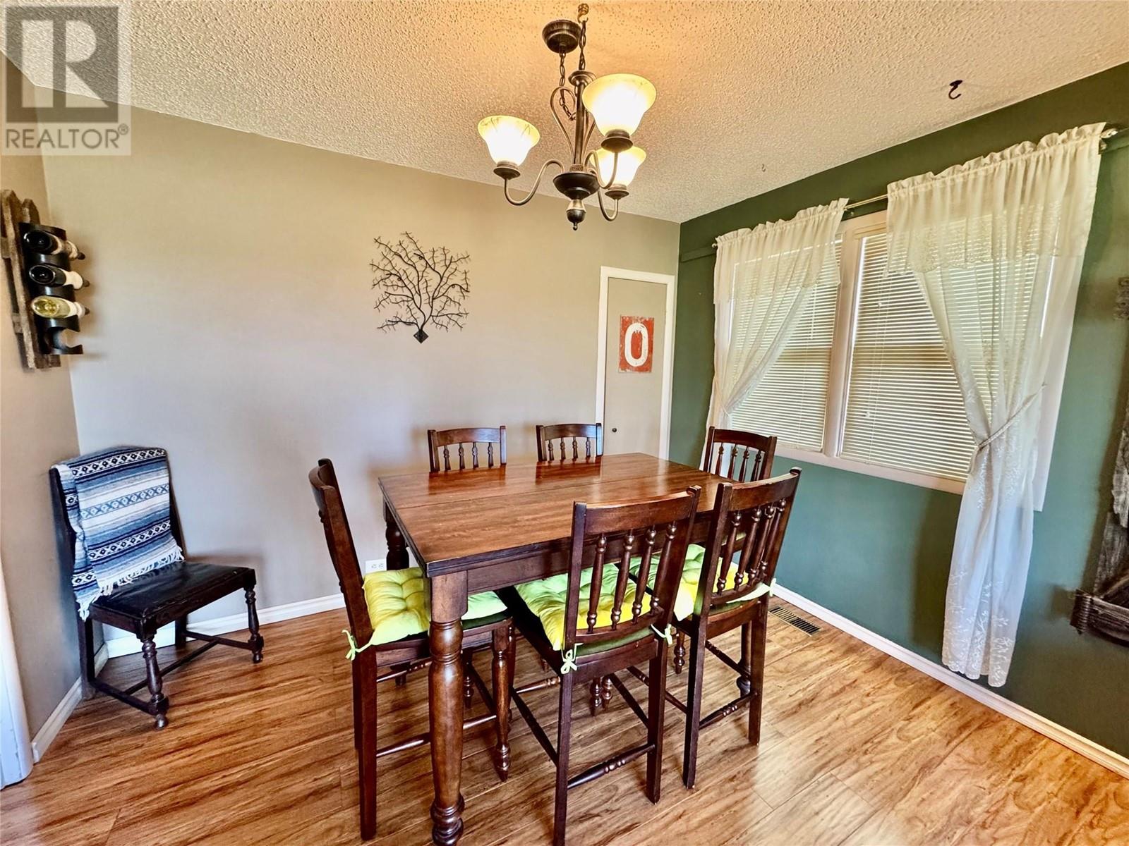 921 110 Avenue, Dawson Creek, British Columbia  V1G 2W1 - Photo 8 - 10349961