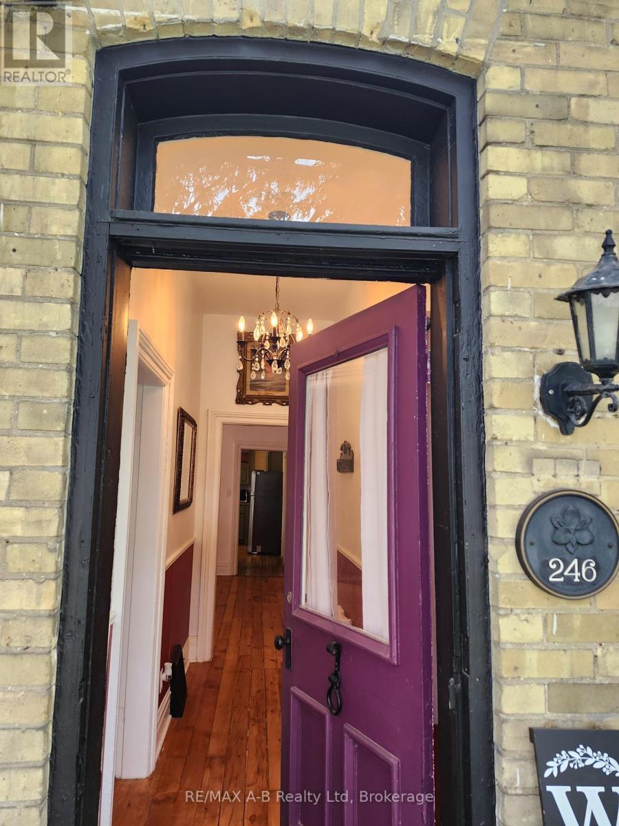 246 Wellington Street, Stratford, Ontario  N5A 2L6 - Photo 30 - X12173574